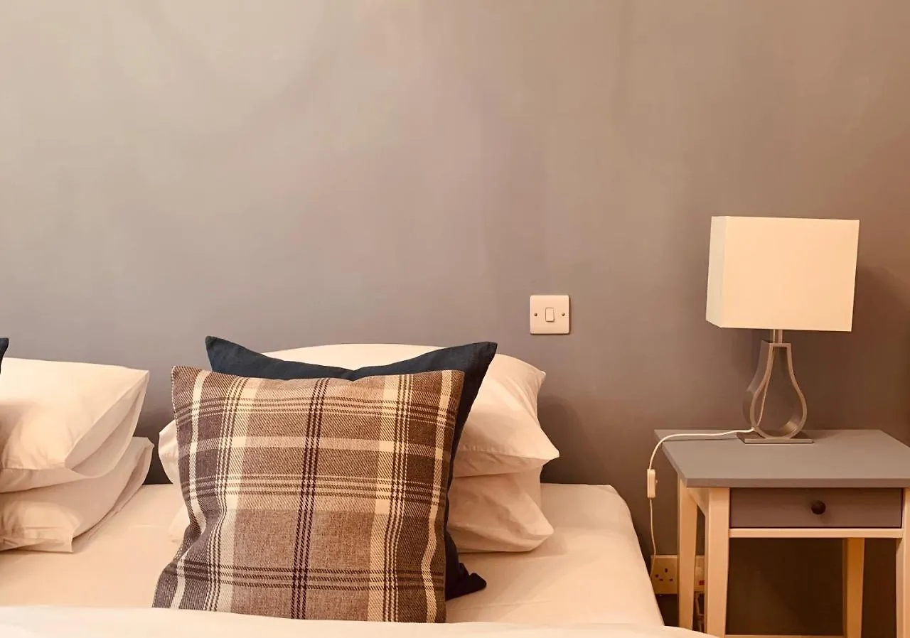 The Royal Mile Residence By Reserve Apartments Edimburgo